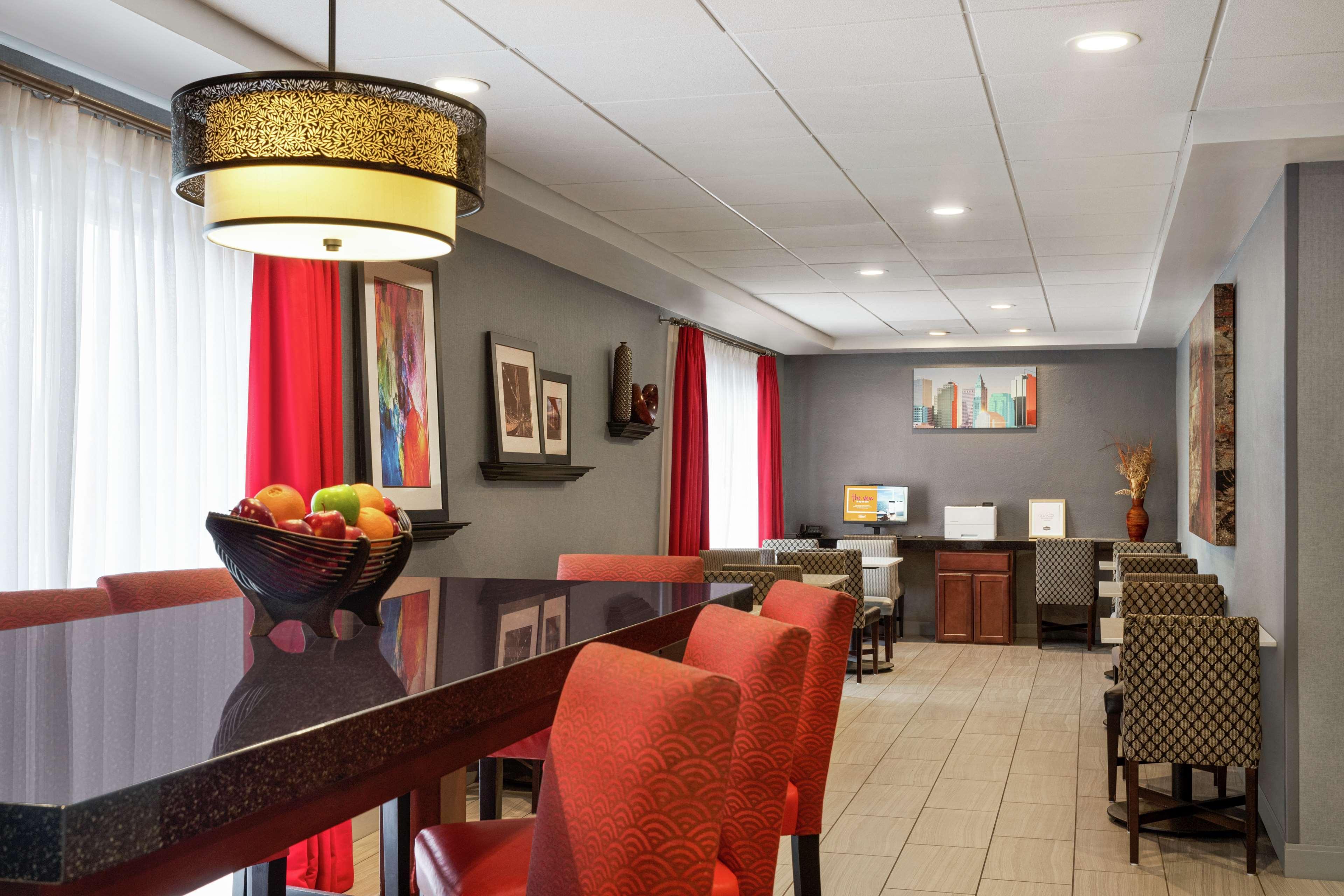 Hotel Hampton Kansas Blue Springs