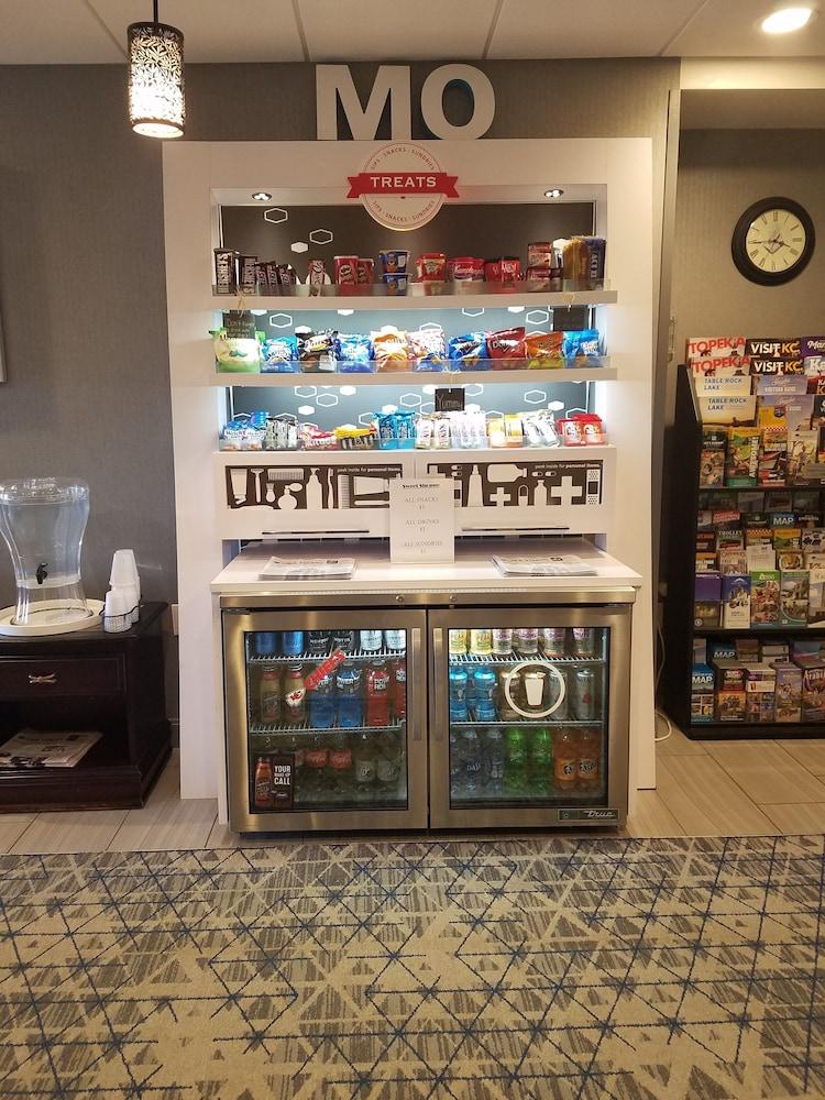 Hampton Kansas Hotel 3*
