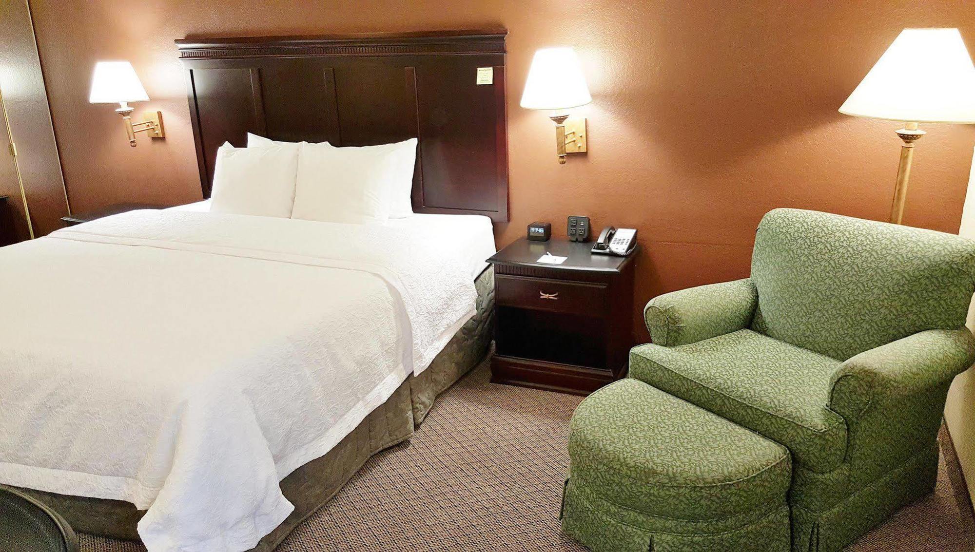 Hampton Kansas Hotel Blue Springs